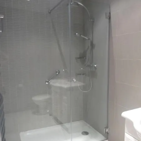 Apartament Sleeps 4 Air Con Wifi *