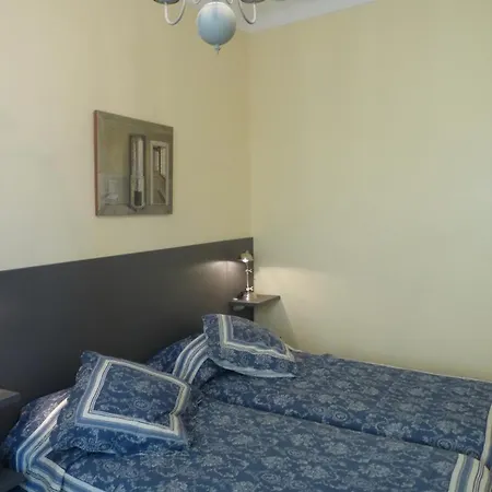 Sleeps 4 Air Con Wifi *