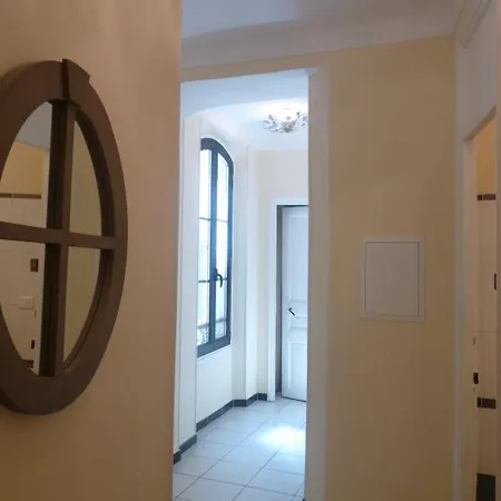 Sleeps 4 Air Con Wifi Cannes
