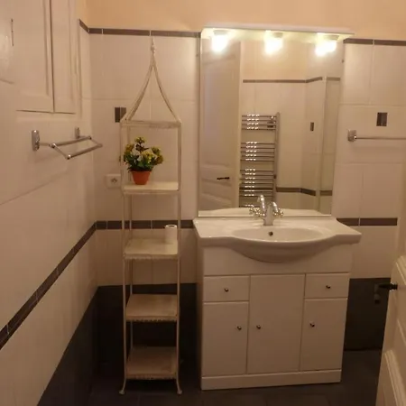 Sleeps 4 Air Con Wifi *