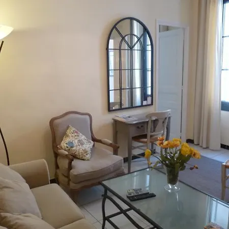 Sleeps 4 Air Con Wifi Apartament